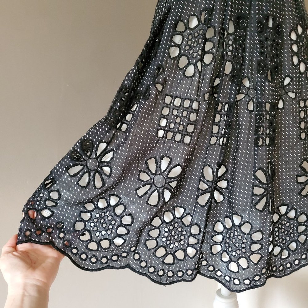 Eva Franco Black and White Eyelet Tie Back Dress Size 2 - Picture 11 of 16